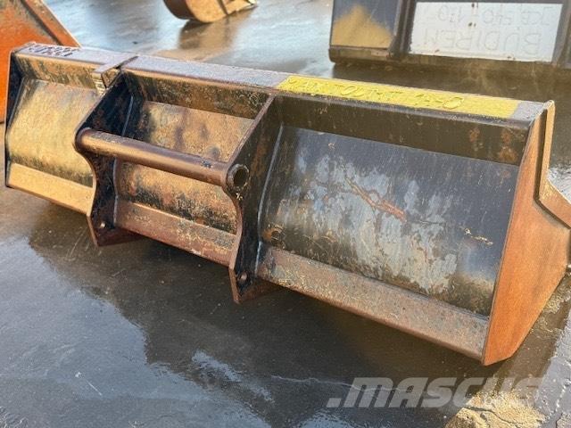 Manitou USED BUCKET Schaufeln
