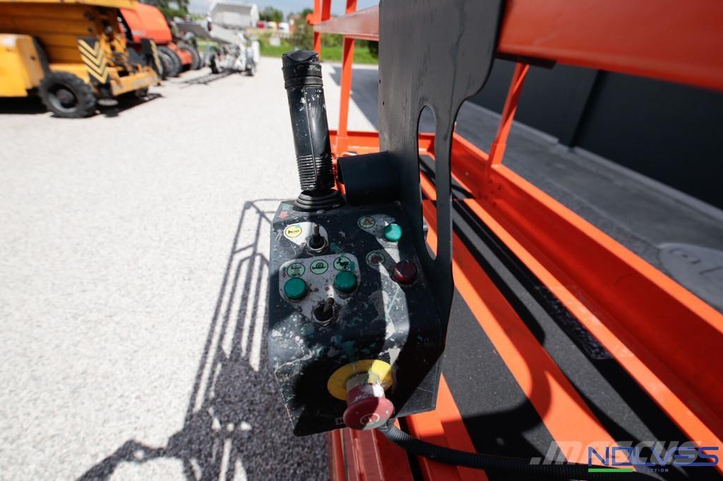 Haulotte COMPACT8 Scheren-Arbeitsbühnen