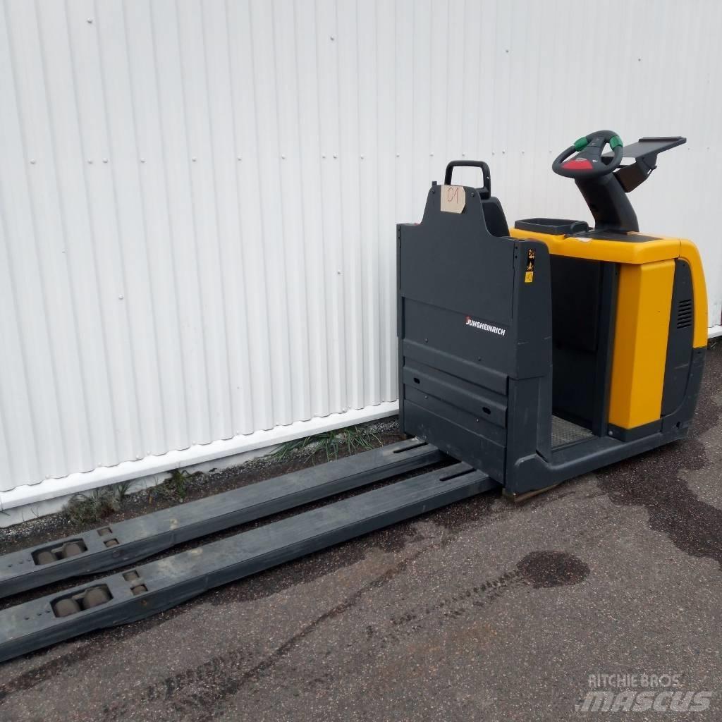 Jungheinrich ECE 225 Niederhub-Kommissionierer