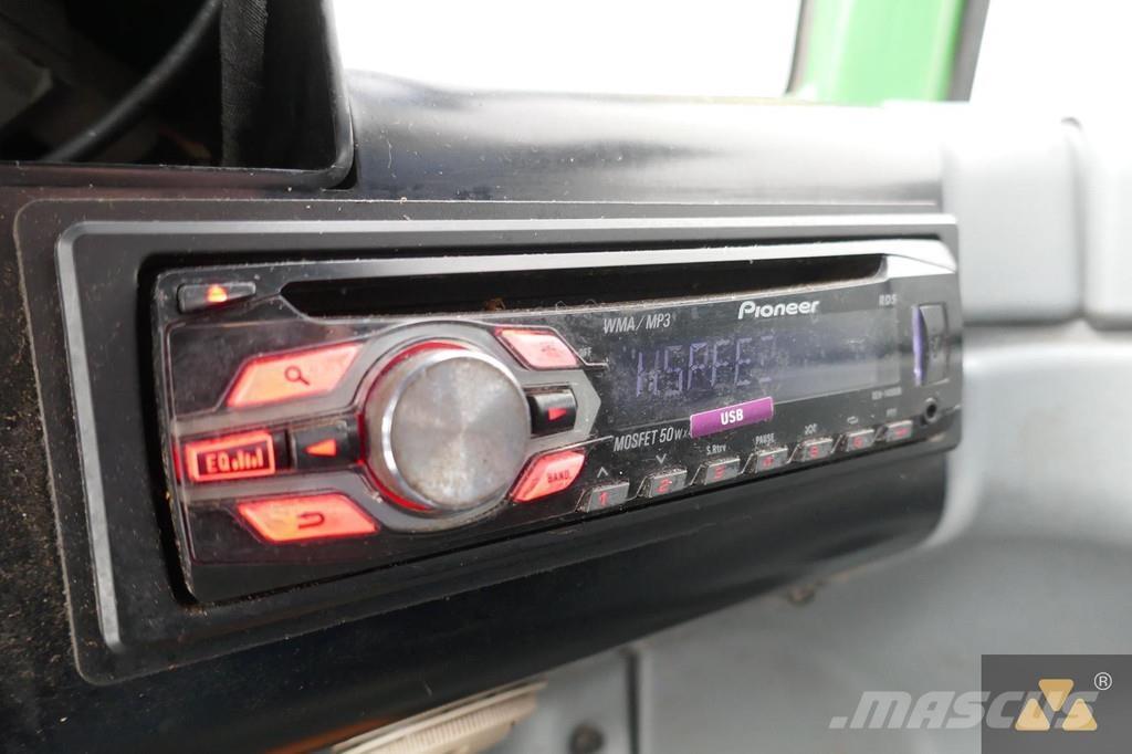 John Deere 1270E Harvester