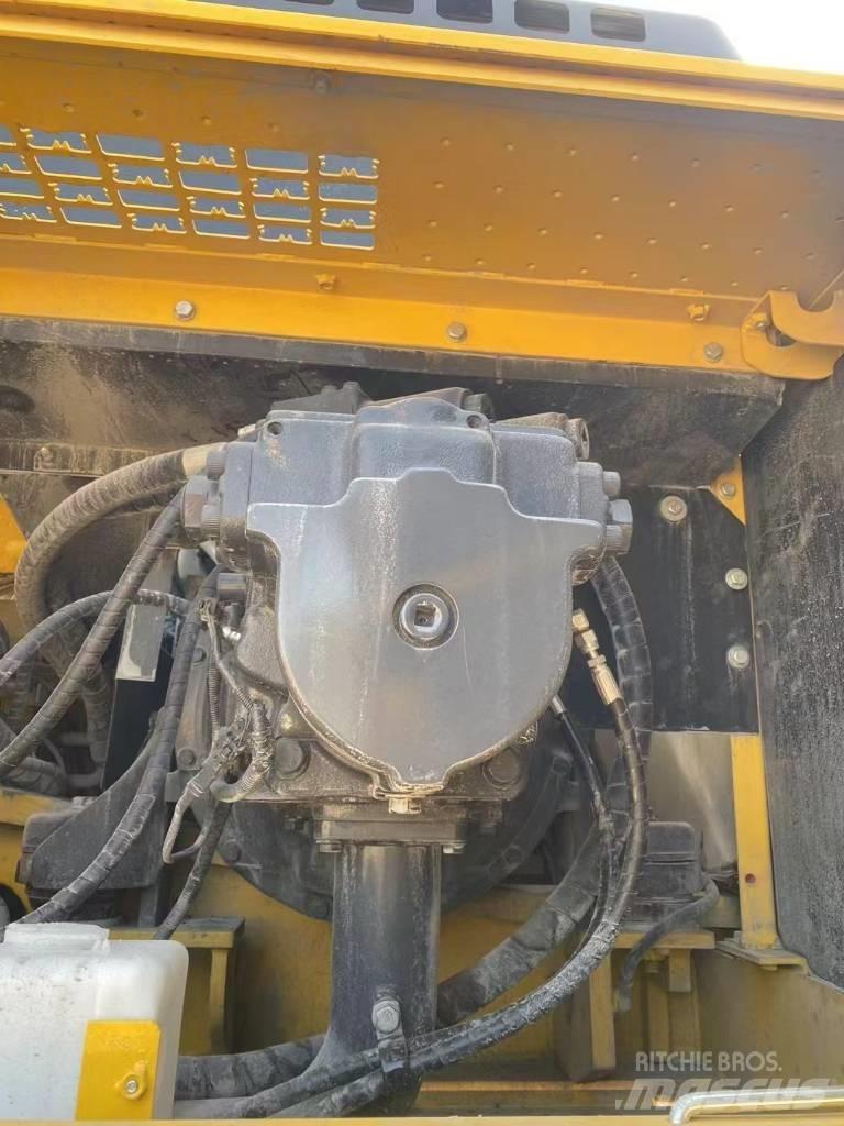 Komatsu 450LC-8 Raupenbagger
