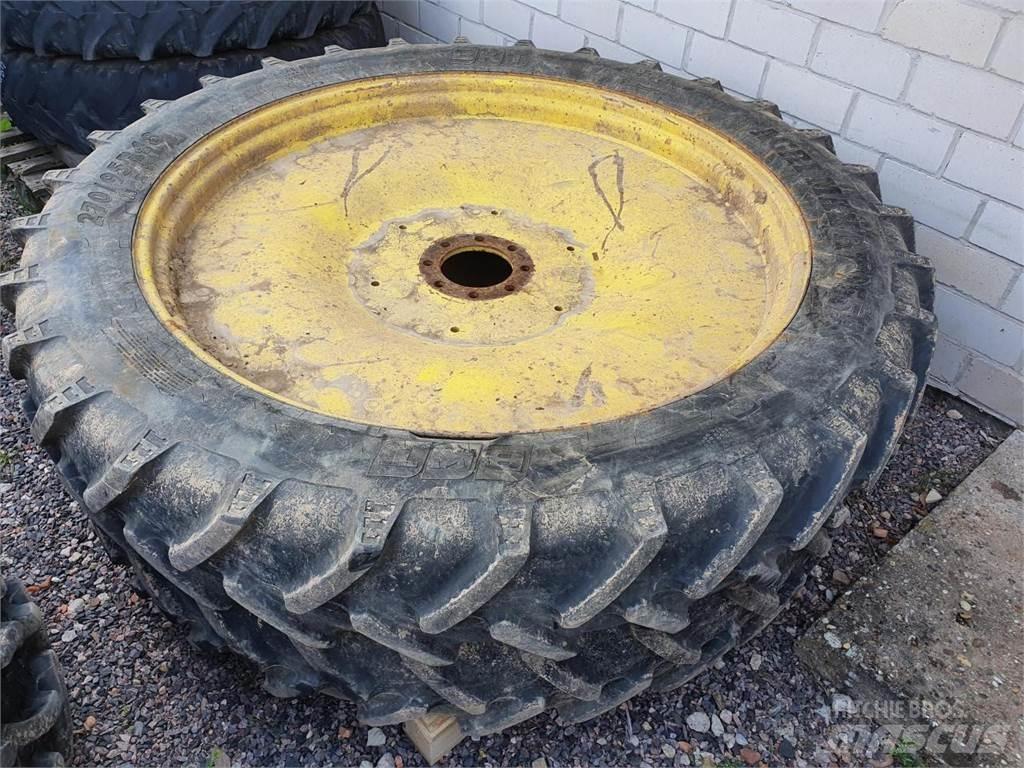 BKT 270/95R48 x2 Reifen
