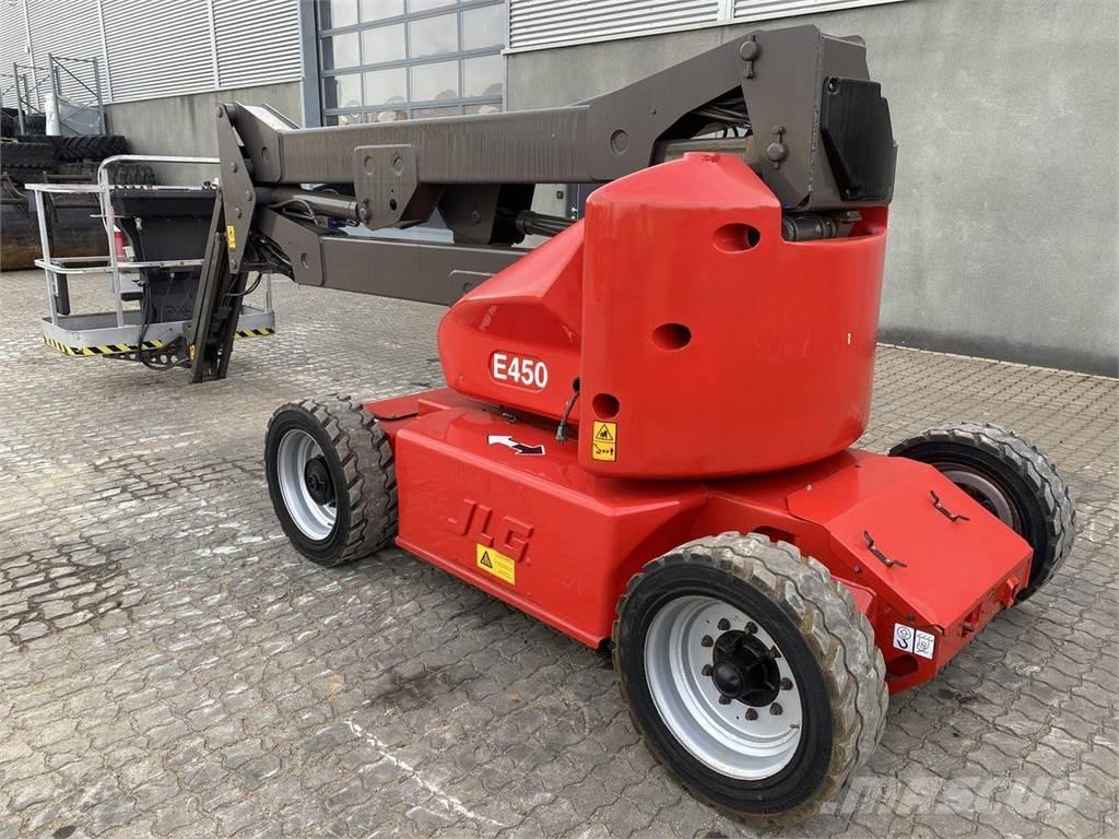 JLG E450AJ Gelenkteleskoparbeitsbühnen