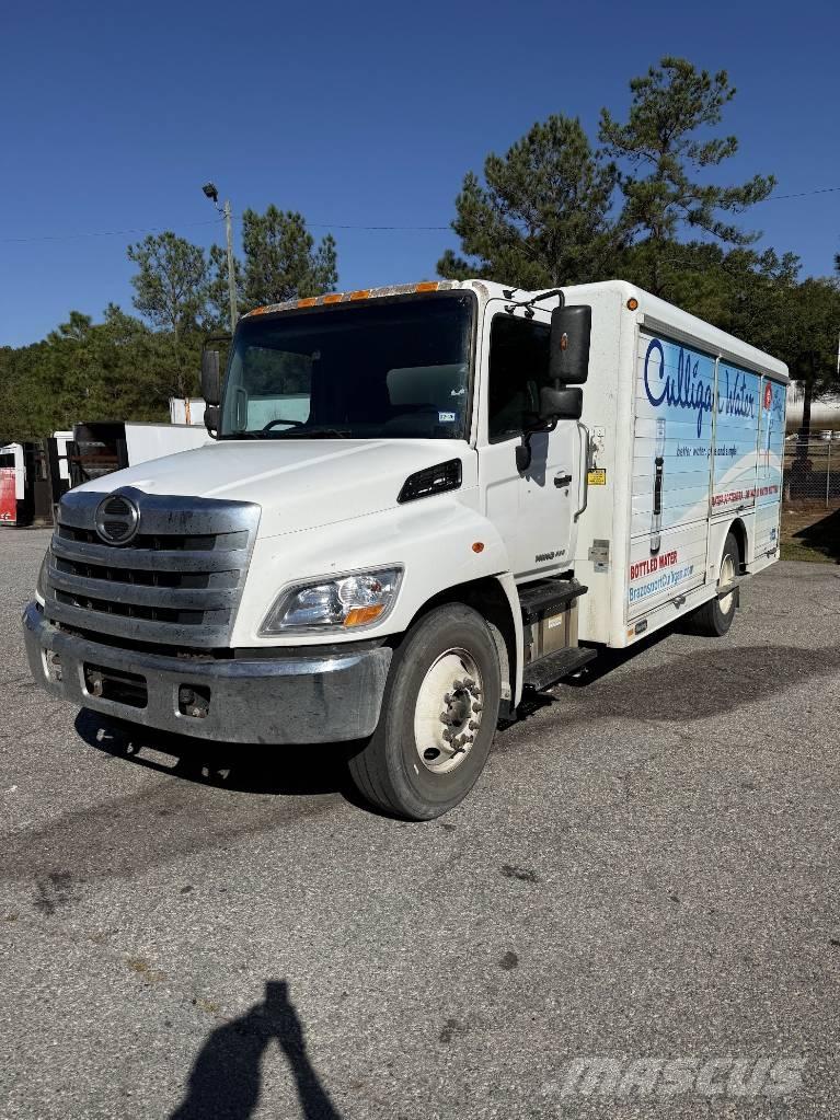 Hino 268 Getränkewagen