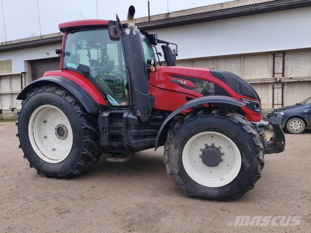 Valtra T 234 V Traktoren