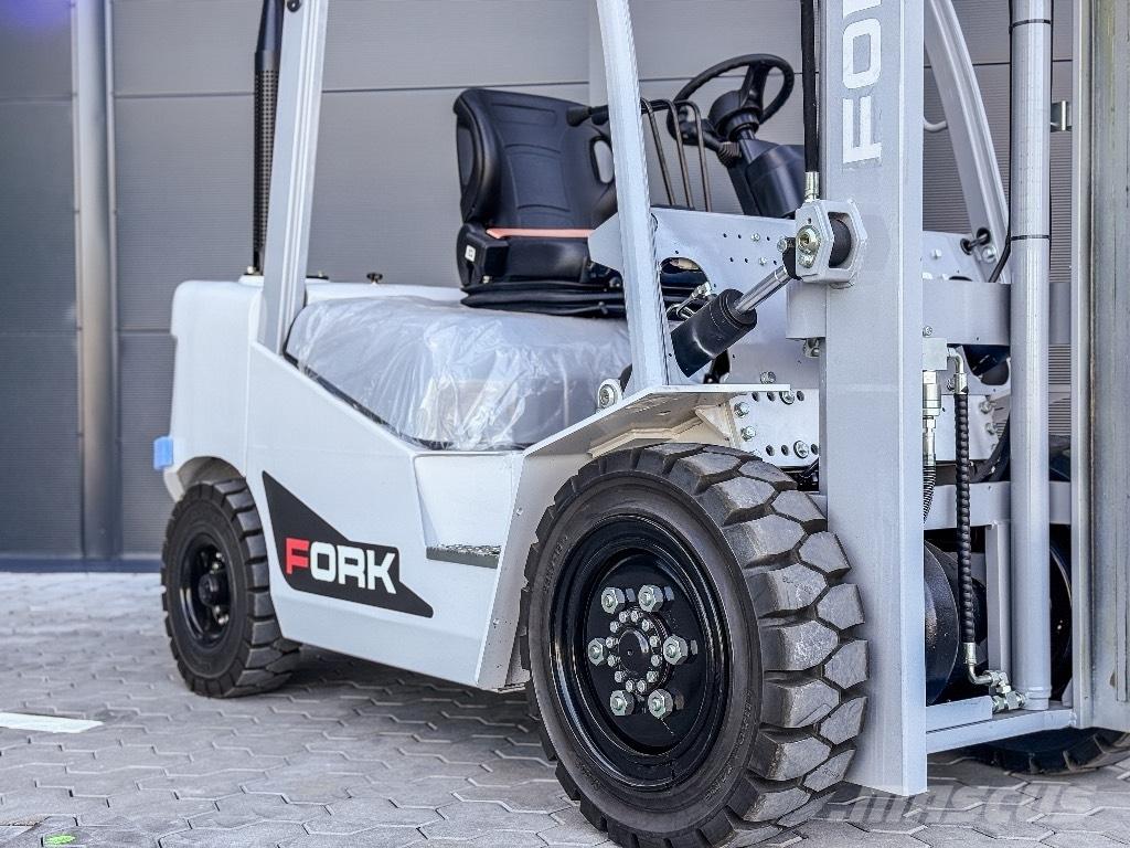 Fork LK30d-30 Diesel heftrucks