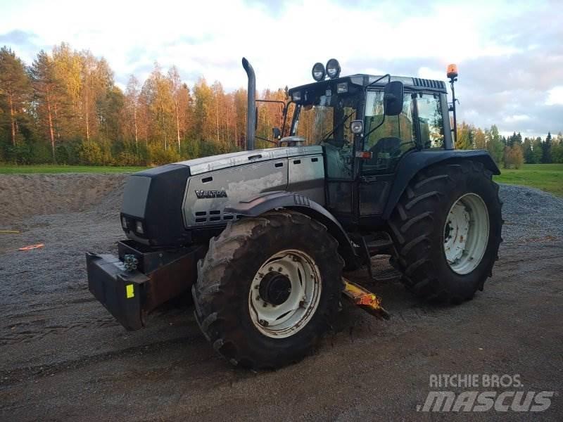 Valtra 8400 Traktoren