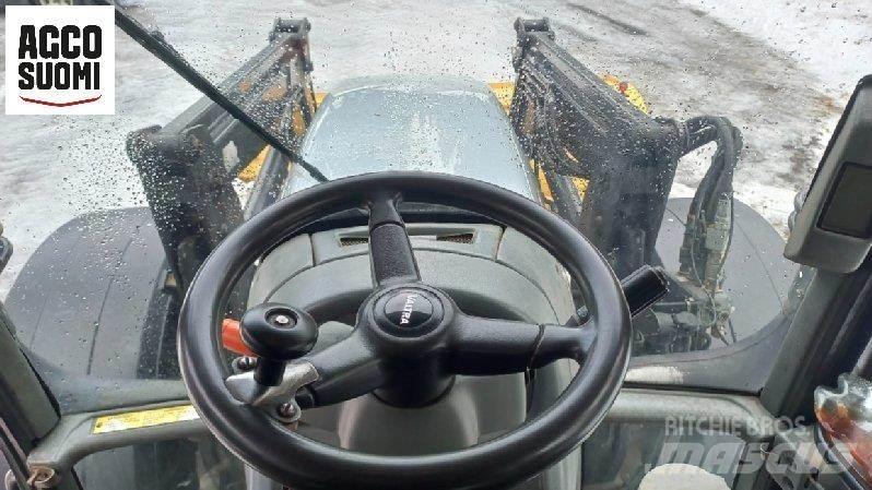 Valtra M150 Traktoren