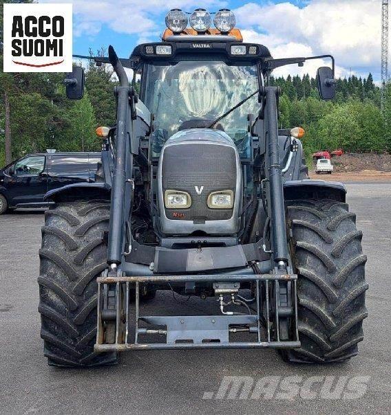 Valtra N141 A Traktoren