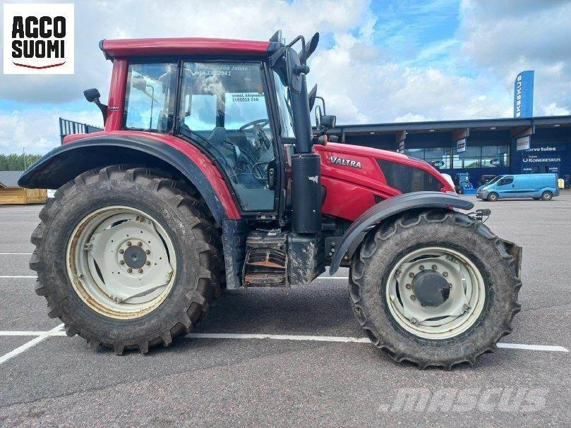 Valtra N163 DIRECT Traktoren