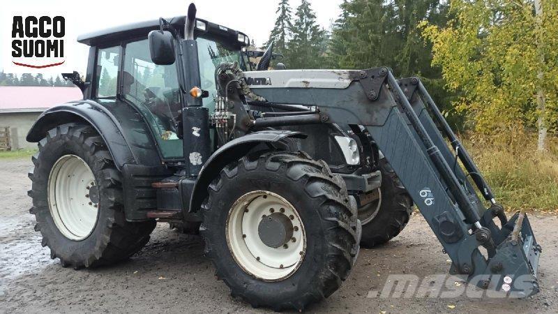 Valtra N163 VERSU Traktoren
