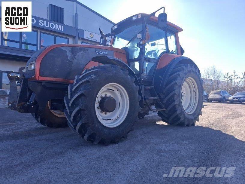Valtra T150 Traktoren