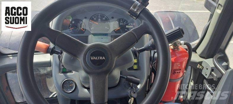 Valtra T151 A Traktoren