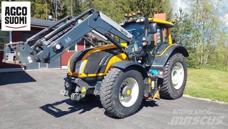 Valtra T153 H Traktoren