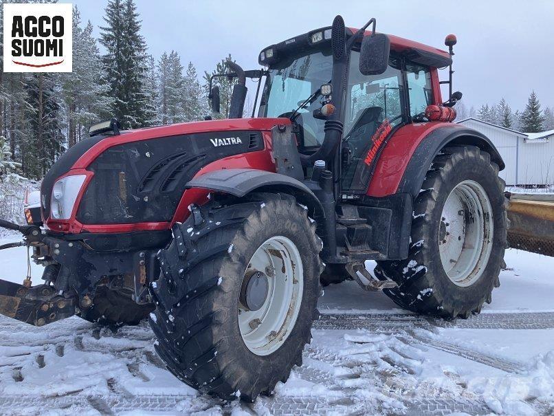 Valtra T163 VERSU Traktoren