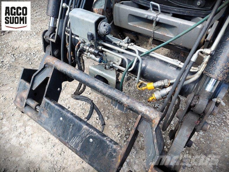 Valtra T213 VERSU Traktoren