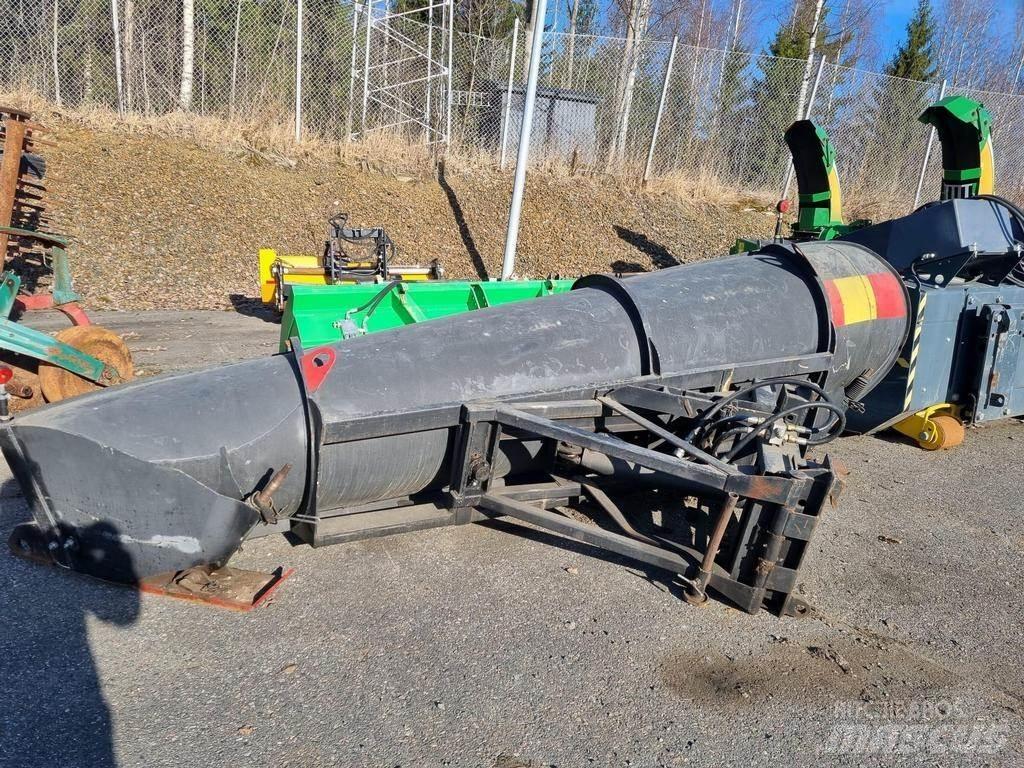 Ajax 3900 Schneeschilde und -pflüge