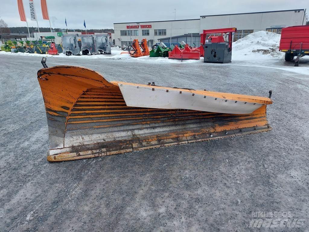 FMG AA380 Schneeschilde und -pflüge