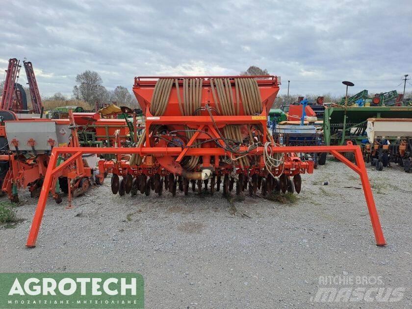Kuhn VENTA LC 3500 Traktoren