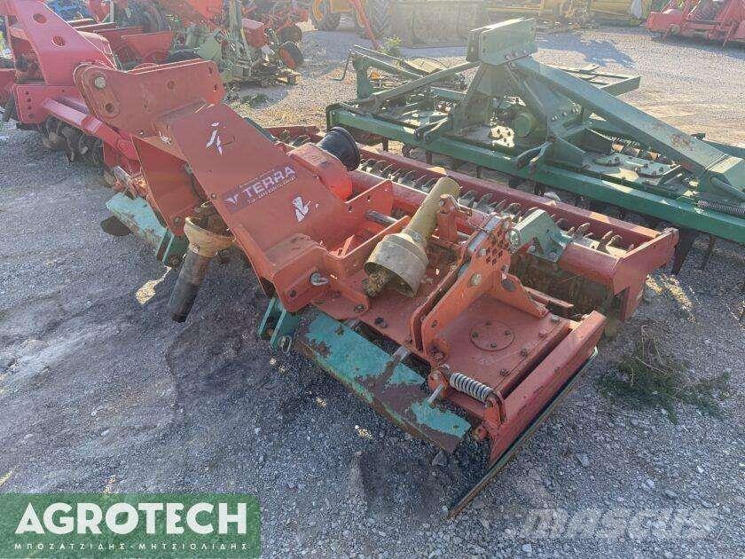 Kverneland NGM 251 Traktoren