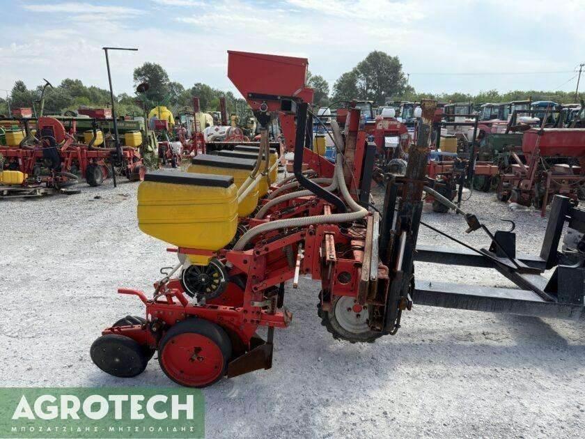 MaterMacc MS 8100 Traktoren