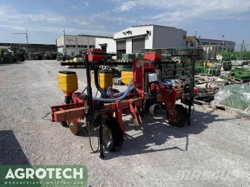MaterMacc MS 8200 Traktoren