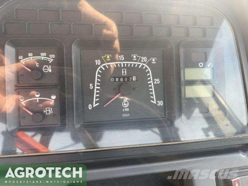 New Holland TS 100 Traktoren