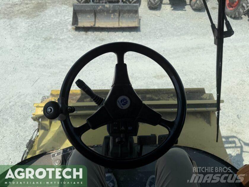 New Holland TX 68 Traktoren