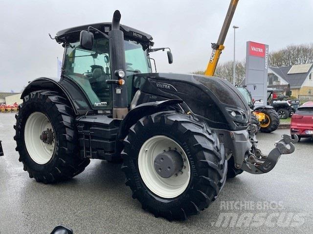 Valtra S374 Traktoren