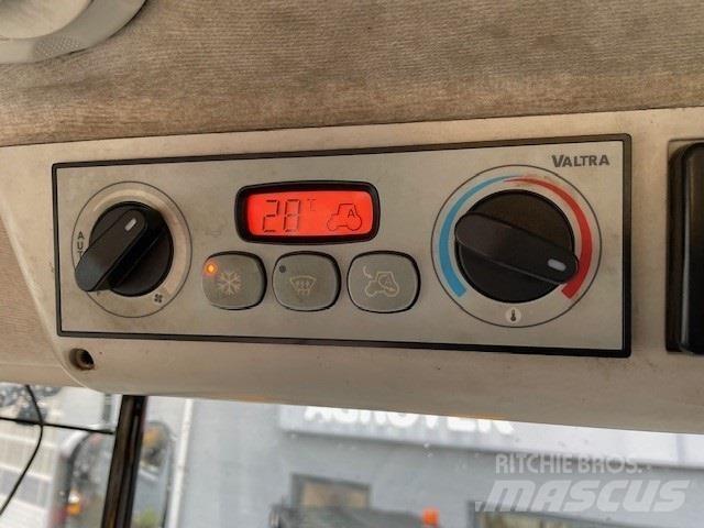 Valtra S374 Traktoren