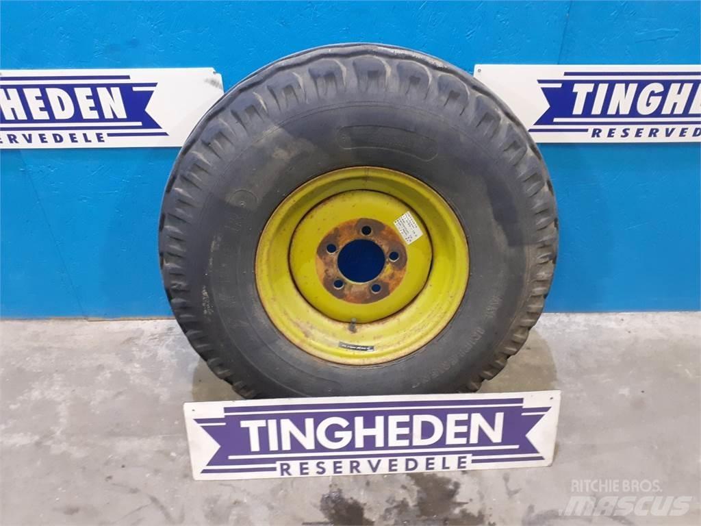  15 11.5/80-15.3 Reifen
