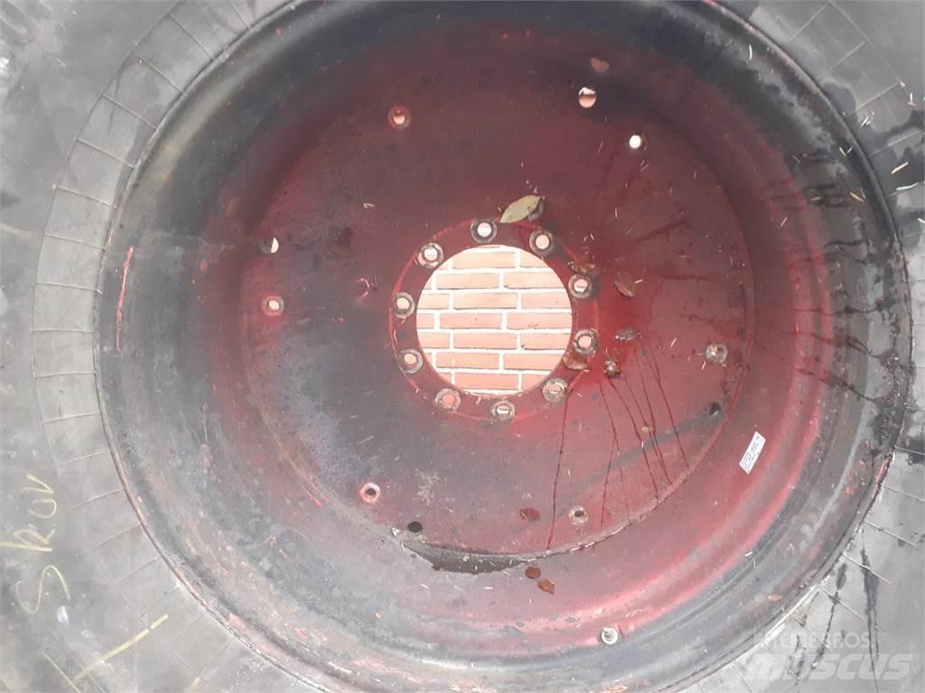  38 750/65R38 Reifen