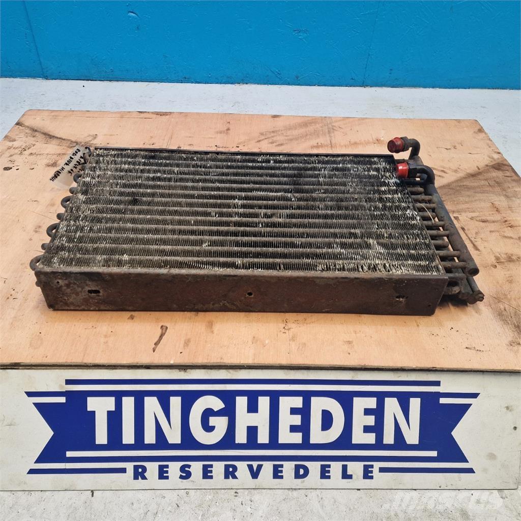 CASE 7130 Radiatoren