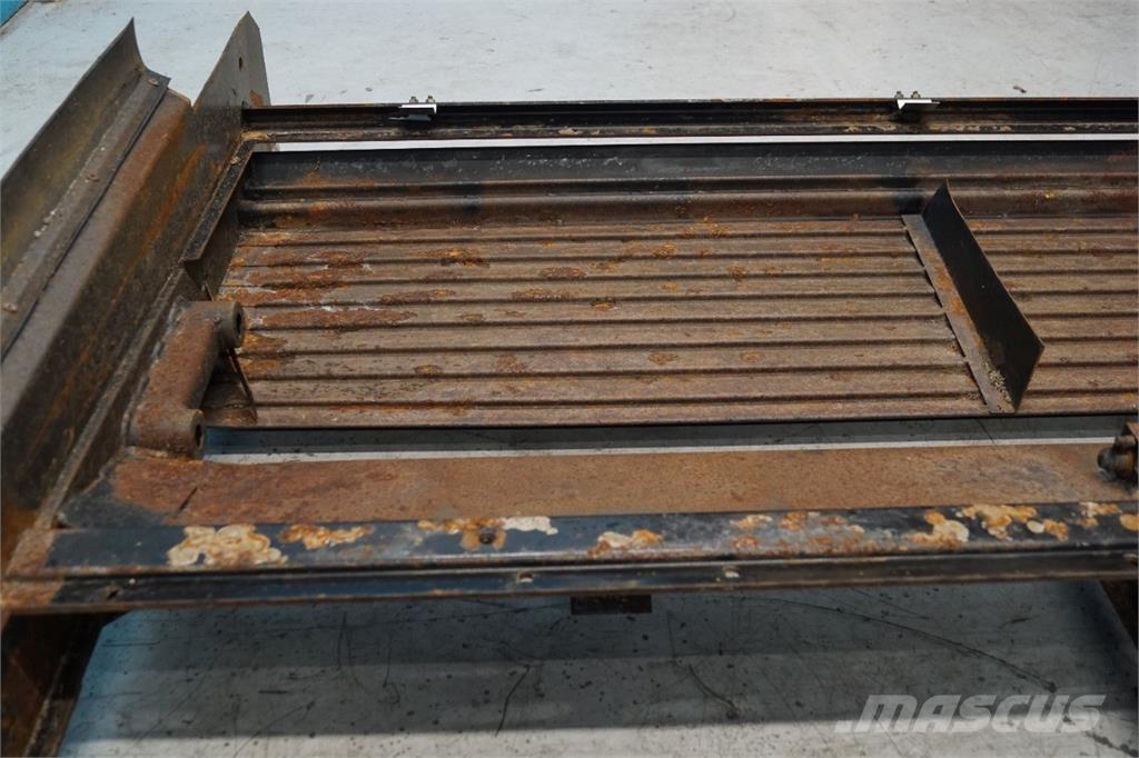 CASE 8010 Sand- und Salzstreuer