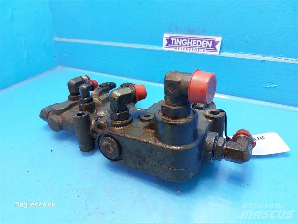 CLAAS Axion 840 Hydraulik