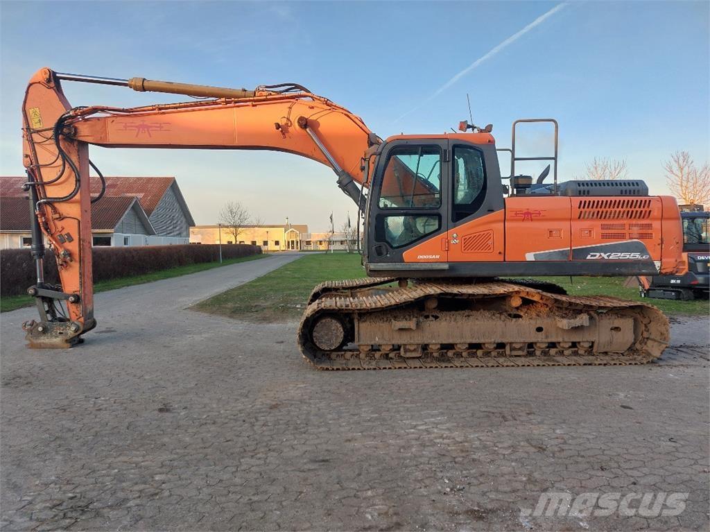 Doosan DX255LC-5 Raupenbagger