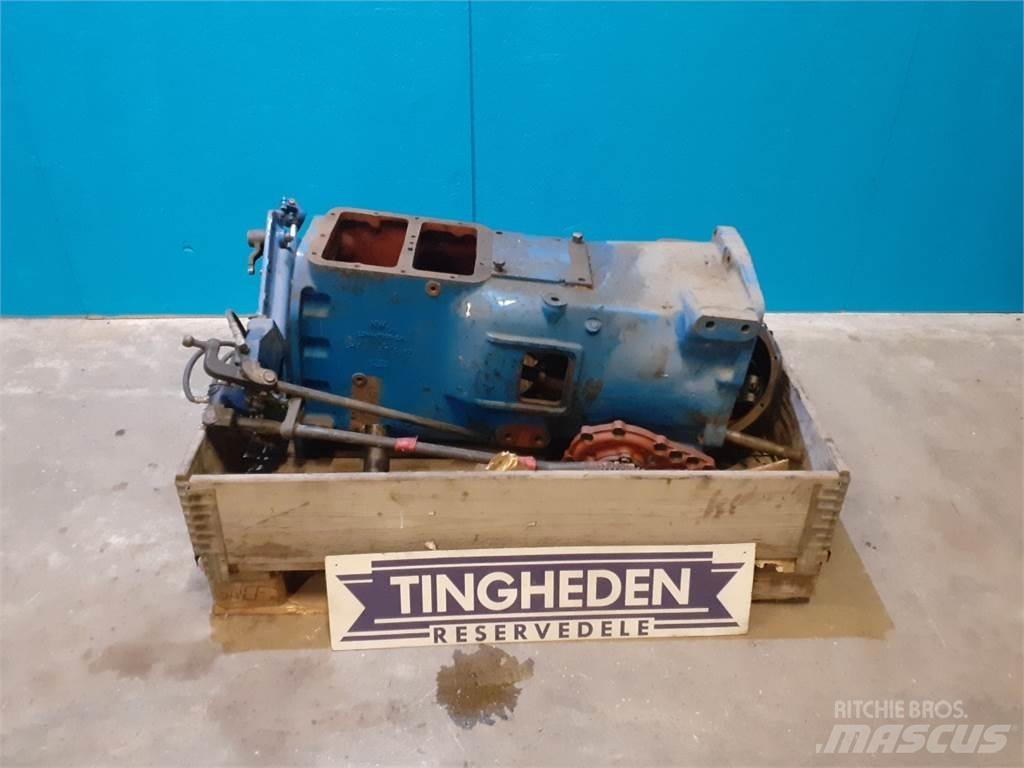 Ford 8210 Getriebe