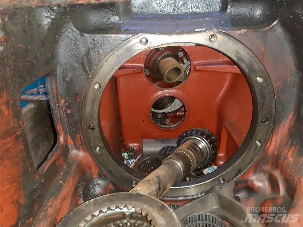 Ford 8210 Getriebe
