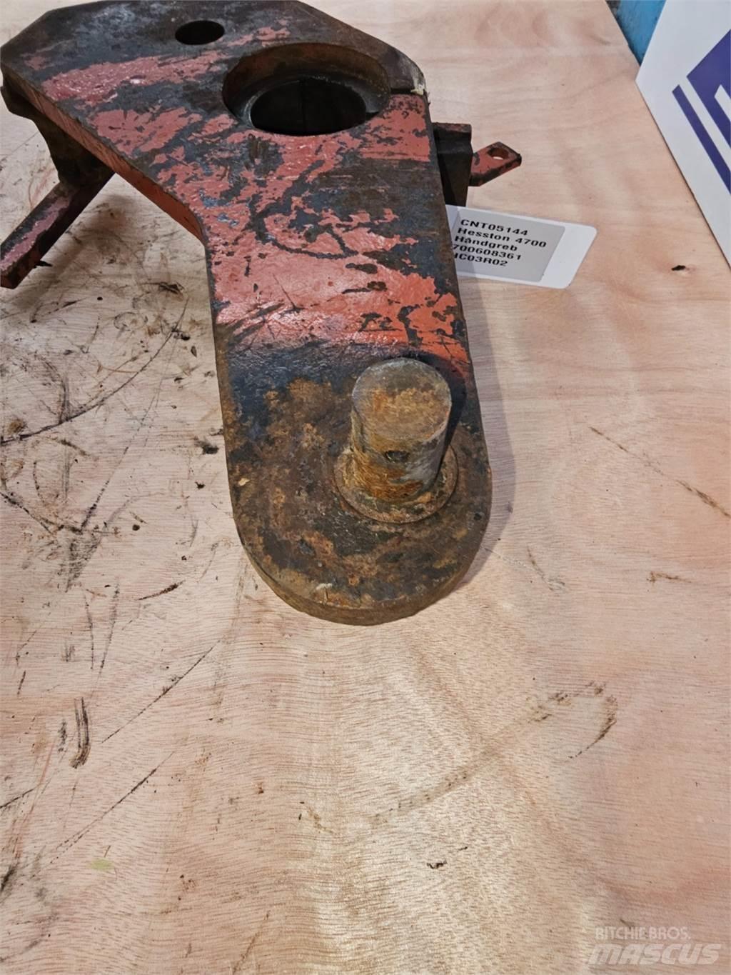Hesston 4700 Sonstige Grünlandgeräte