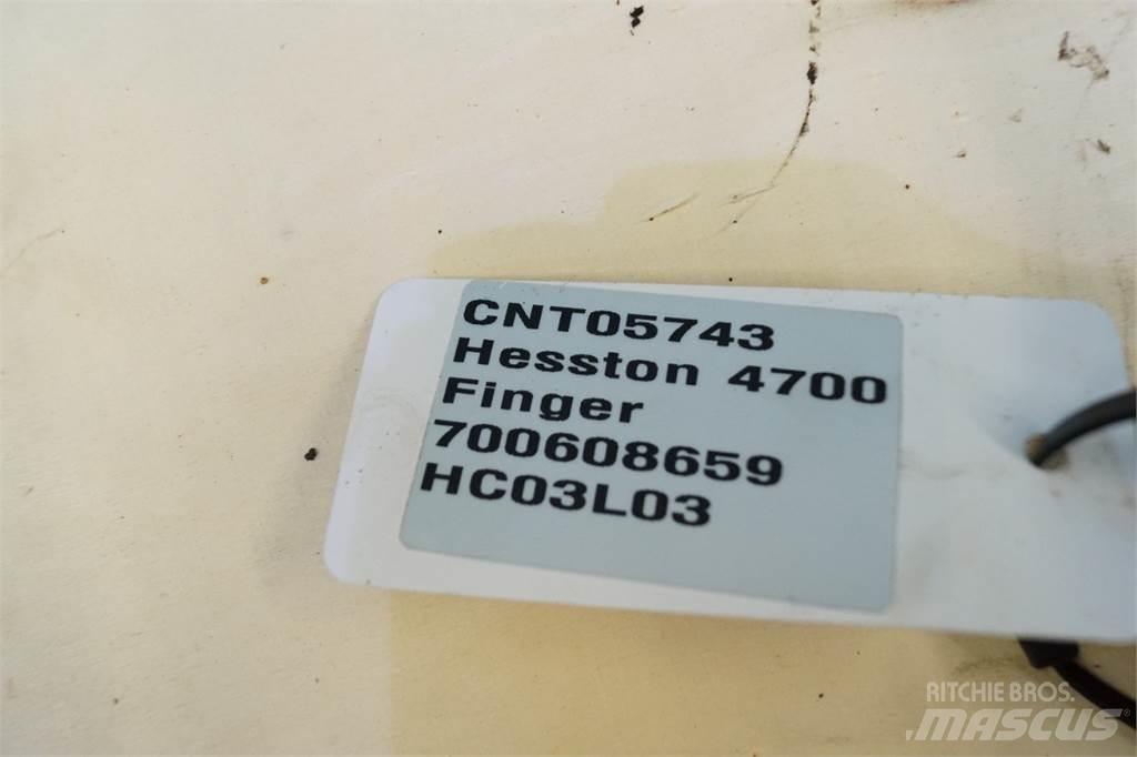 Hesston 4700 Ballenklammer