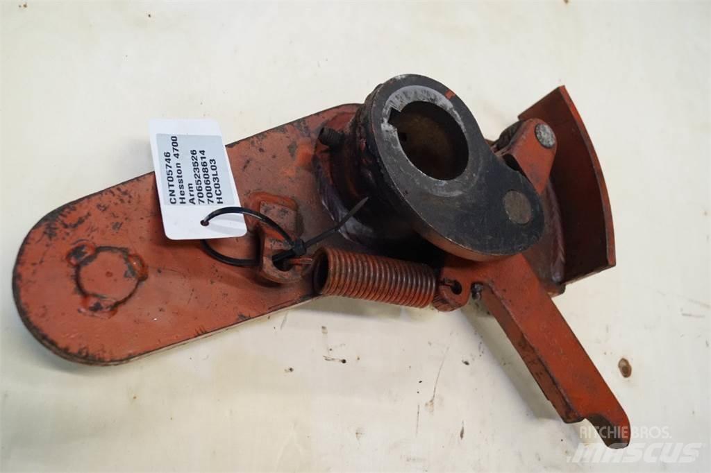 Hesston 4700 Sonstige Grünlandgeräte
