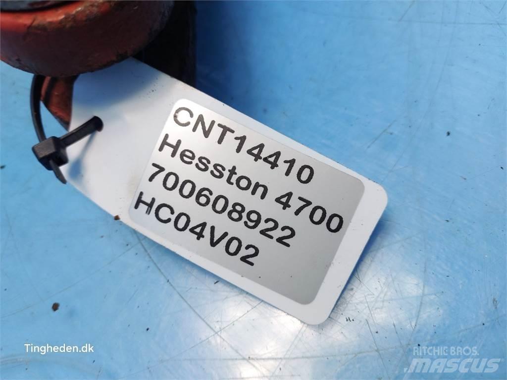 Hesston 4700 Ballenklammer