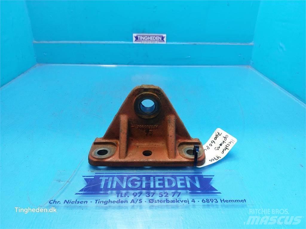 Hesston 4700 Sonstige Grünlandgeräte
