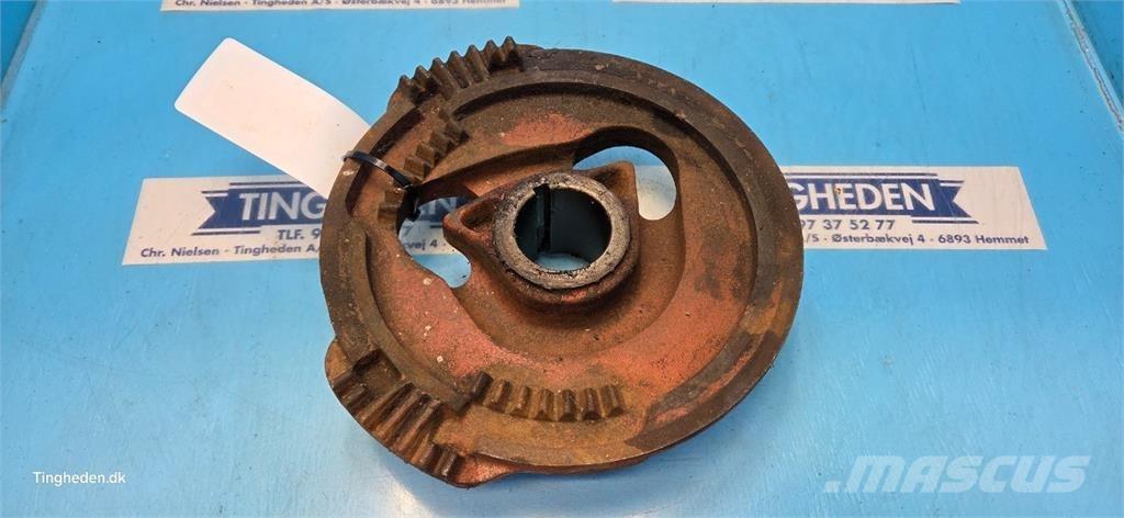 Hesston 4700 Sonstige Grünlandgeräte
