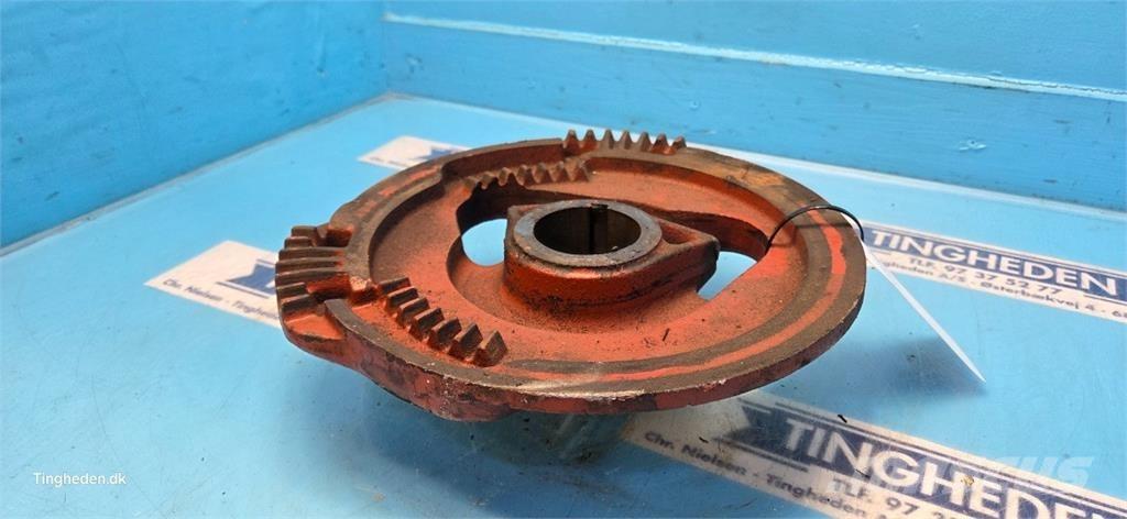 Hesston 4700 Sonstige Grünlandgeräte