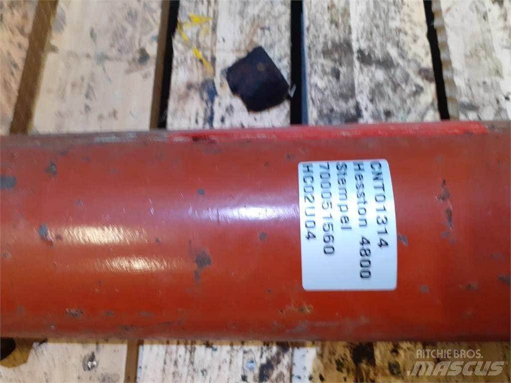 Hesston 4800 Ballenklammer
