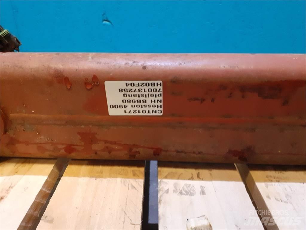 Hesston 4900 Sonstige Grünlandgeräte