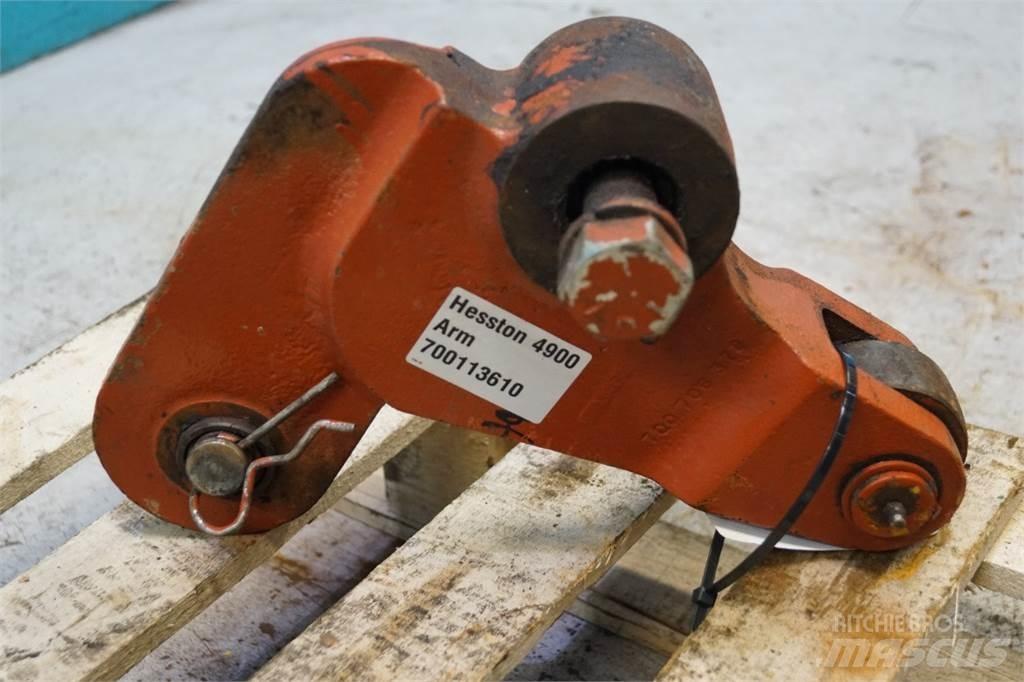 Hesston 4900 Ballenklammer