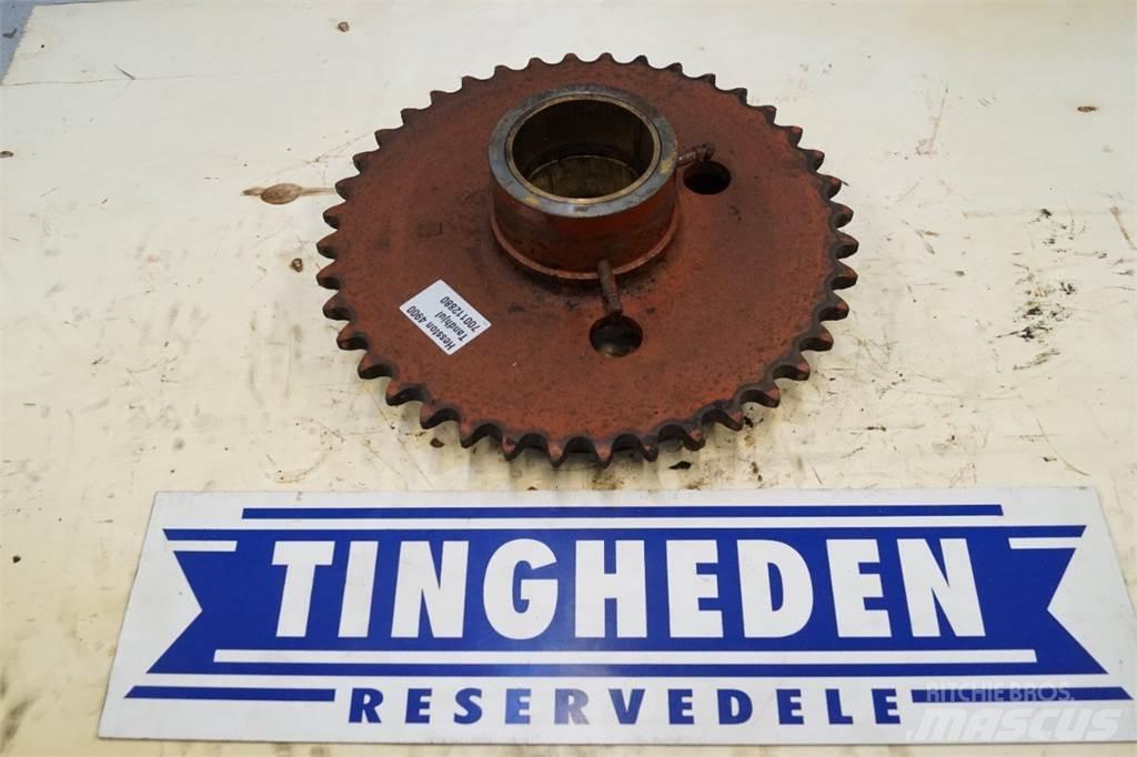 Hesston 4900 Sonstige Grünlandgeräte