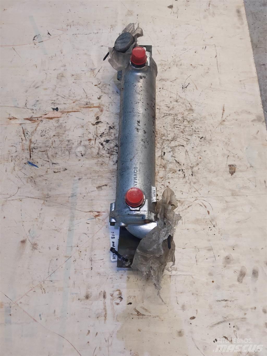 Hydrema 806 Radiatoren